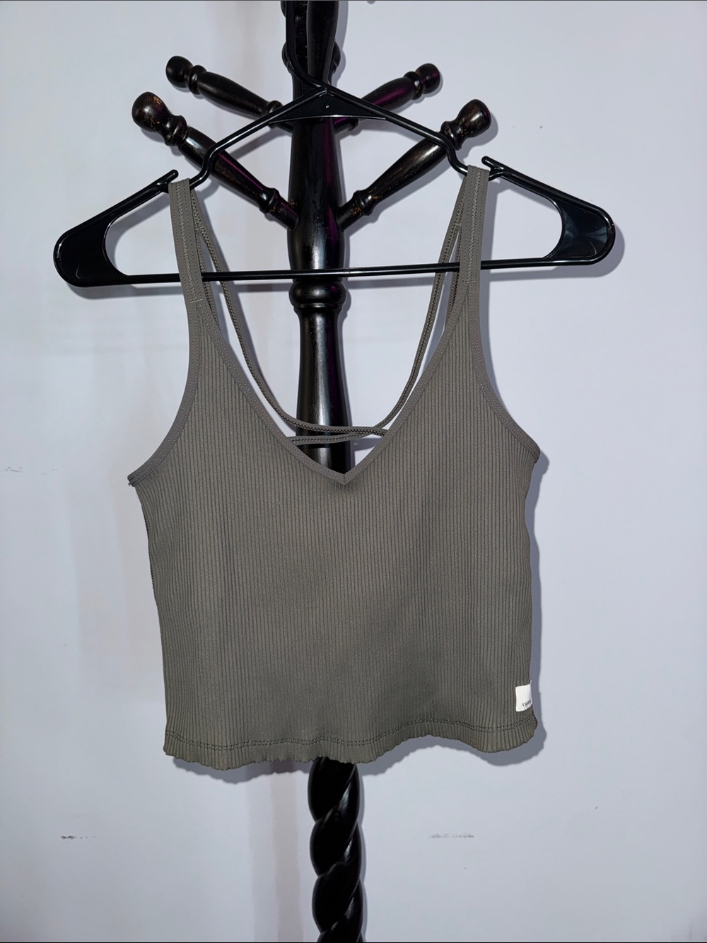Vuori Halo Performance Crop Top Olive 2.L3